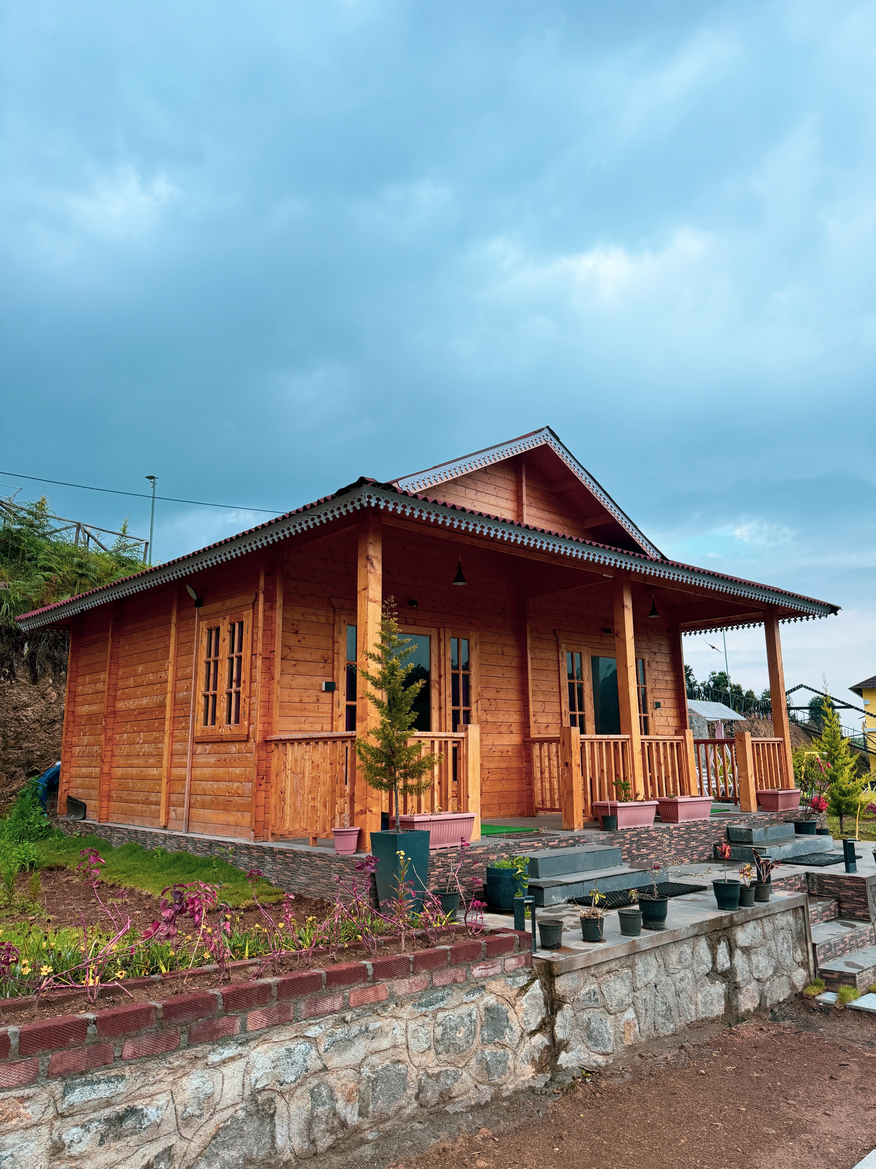 Twin Deluxe Wooden Cabins — photo 1 of 3